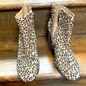 GIANNI BINI cheetah print 4” heel bootie.